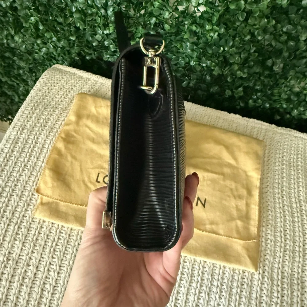 Louis Vuitton Black Epi Nocture Shoulder Bag Authentic